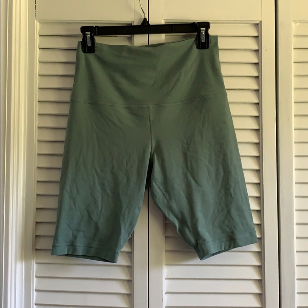 Lululemon 10” align bike short, new without tags